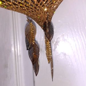 Leafy dangle earrings